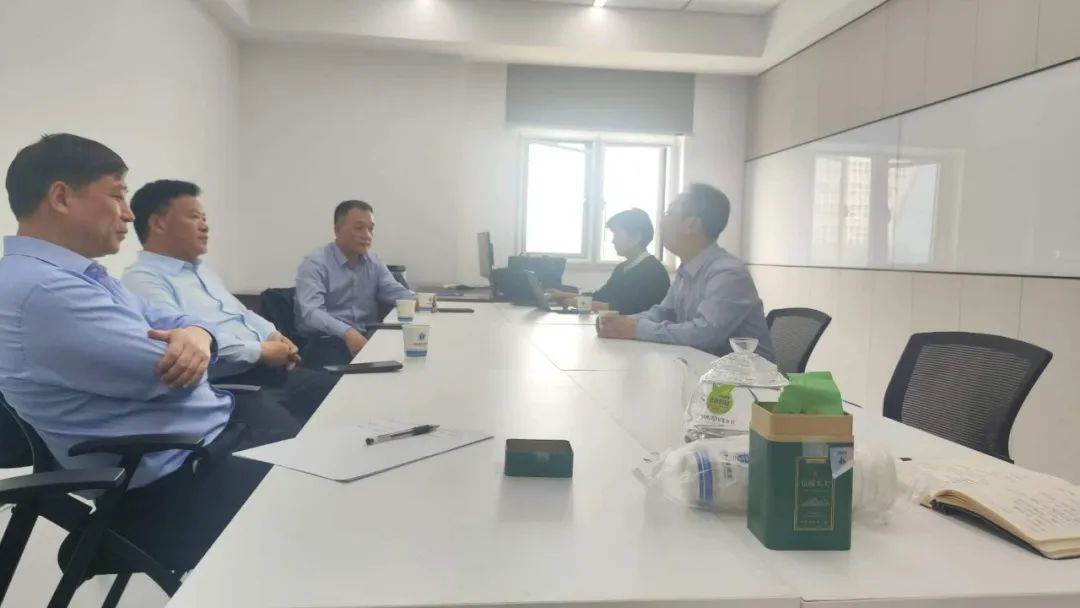 森林舞会官网乳业集团与中原食品尝试室签定战术合作和谈