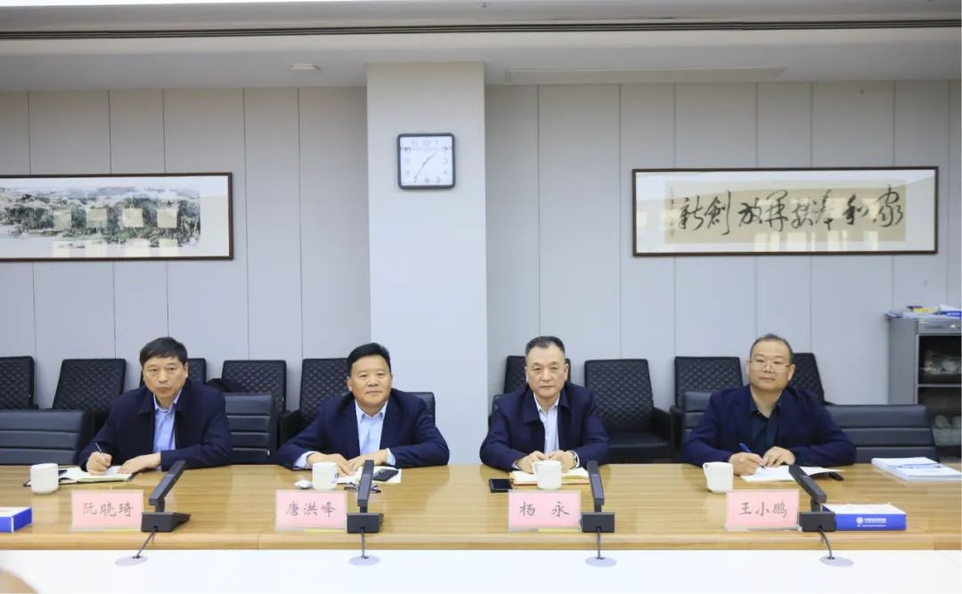 森林舞会官网乳业集团党委书记、、董事长唐洪峰一行赴中原食品尝试室同中国工程院院士、、中原食品尝试室主任任发政座谈互换
