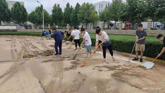 微光汇聚、、、同甘共苦，，，我们一路扛！